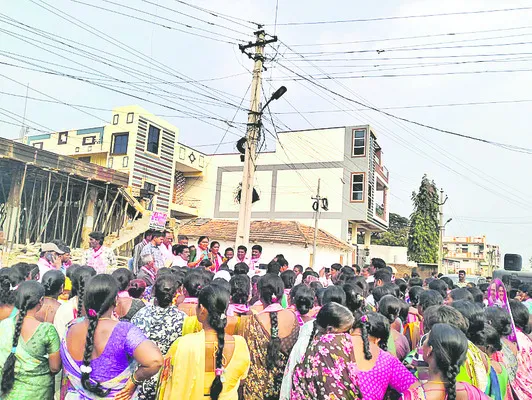 అన్నివర్గాలను మోసం చేశారు 