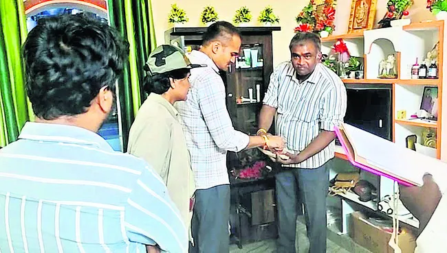 మదనపల్లెలో ఏసీబీ దాడుల కలకలం 