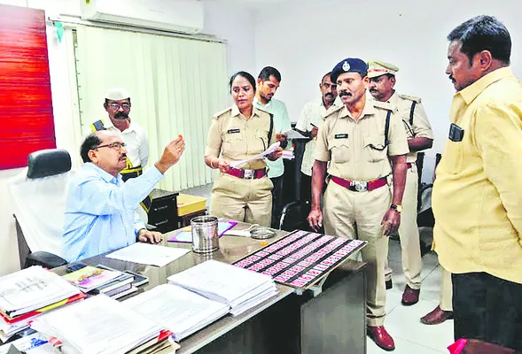 12 వరకు పదో తరగతి పరీక్షల ఫీజు పొడిగింపు 
