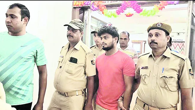 తండ్రిని హత్య చేసిన కుమారుడు 