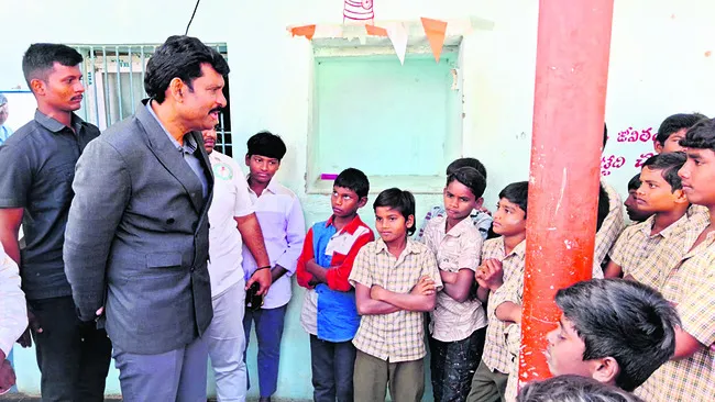 అంగన్వాడీ, సంక్షేమ వసతి గృహాల తనిఖీ 