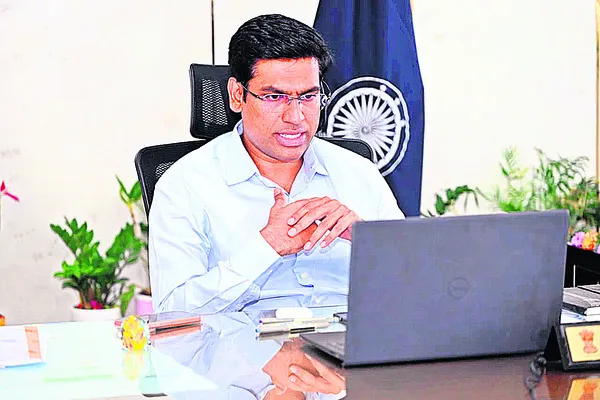 వ్యర్థాల నిర్వహణపై నివేదిక ఇవ్వండి