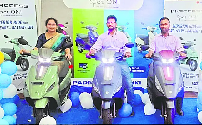 సుజుకి తొలి ఎలక్ట్రిక్‌ స్కూటర్‌ ‘ఈ–యాక్సిస్‌’ ఆవిష్కరణ