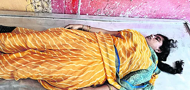 వివాహిత ఆత్మహత్య 