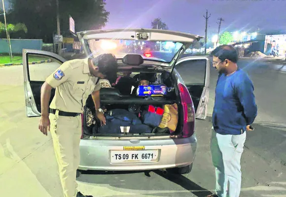 నిఘా నీడలో మున్సిపాలిటీలు 