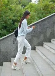 Shashi Tharoor tripping on stairs sparked a neurologists warning 