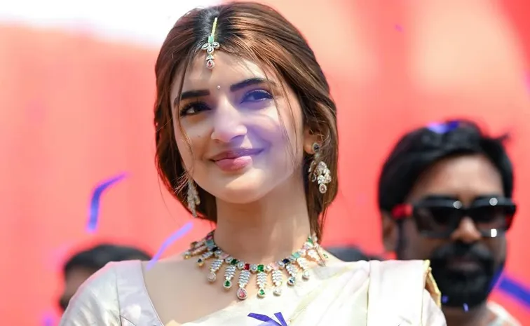  డ్యాన్స్‌తో అదరగొట్టిన శ్రీలీల.. వీడియో వైరల్..!