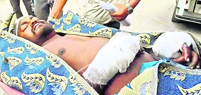 యువకుడిపై కత్తితో దాడి