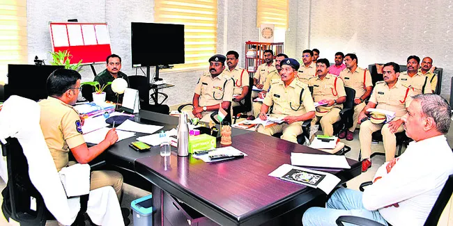 నియమావళిపై కఠినంగా వ్యవహరించాలి