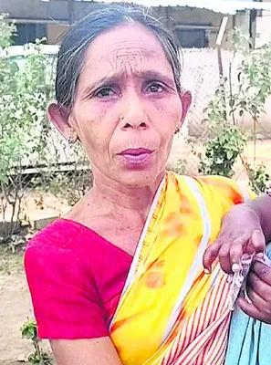 కళ్లలో కారం చల్లి   పుస్తెలతాడు చోరీ