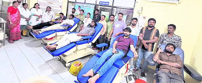 రక్తదాతలూ స్పందించండి..