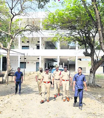 ఎన్నికల సామగ్రి పంపిణీ, లెక్కింపు కేంద్రం పరిశీలన