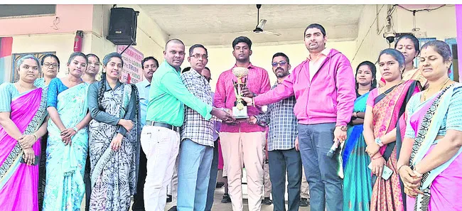 స్కేటింగ్‌ పోటీల్లో స్వర్ణం 