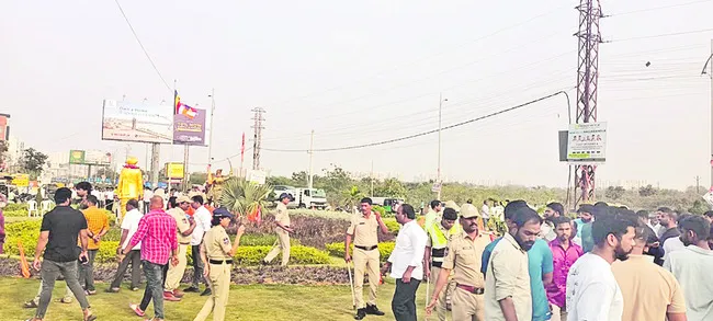 తెల్లాపూర్‌లో ఉద్రిక్తత