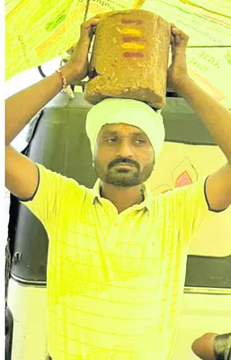 రోడ్డు ప్రమాదంలో ఒకరి దుర్మరణం