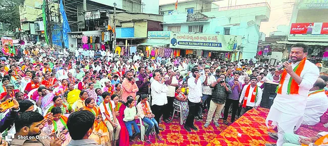 ప్రలోభాలకు లొంగవద్దు