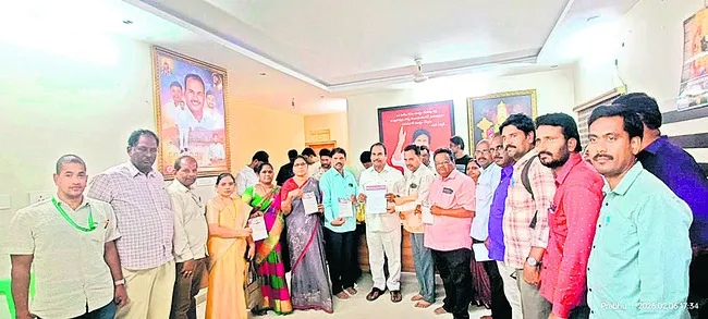 ఎమ్మెల్యే గారూ..అసెంబ్లీలో మాట్లాడండి 