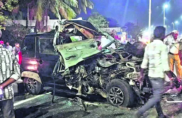 యాత్రకు వెళ్తుండగా విషాదం
