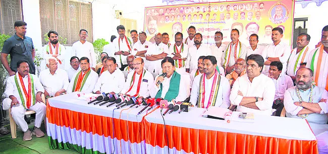 ‘కాంగ్రెస్‌కు పట్టం కట్టాలి’