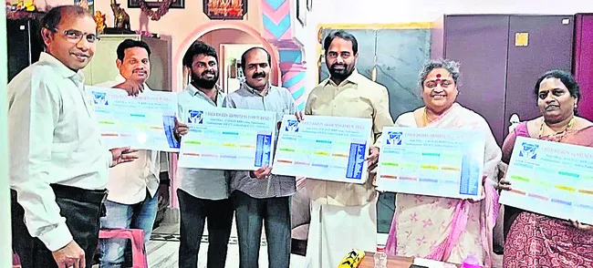 బాలల హక్కులు పరిరక్షించాలి 