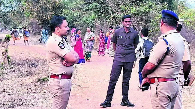 పాదయాత్ర భక్తులకు పటిష్ట భద్రత