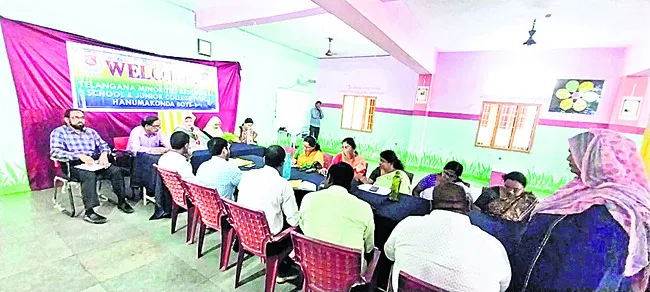 అడ్మిషన్ల ప్రక్రియలో  వేగం పెంచాలి
