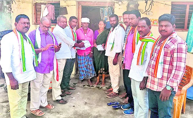 పల్లె నేతల ప్రచారం