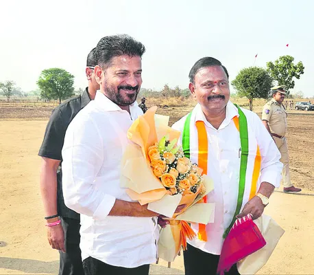 సీఎంకు ఘన స్వాగతం 