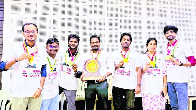 హ్యాకథాన్‌లో జీఎంఆర్‌ ఐటీ విద్యార్థుల ప్రతిభ
