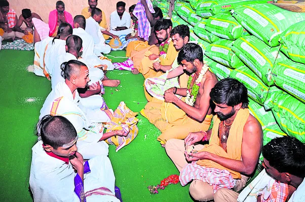 శివదీక్షా జ్యోతిర్ముడి సమర్పణ ప్రారంభం