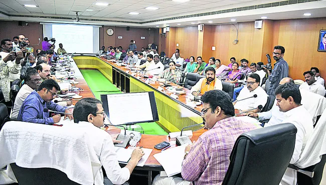 కేంద్ర ప్రభుత్వ పథకాల అమలుపై ఆరా 