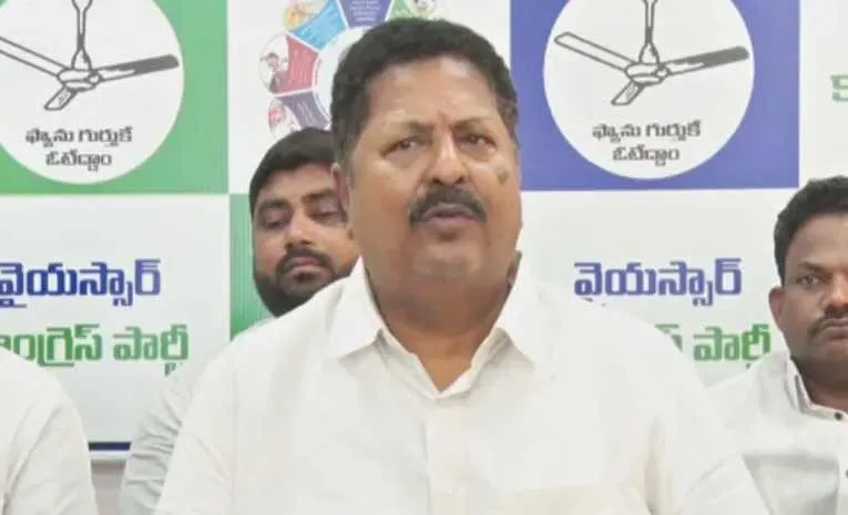 శ్రీవారి భ‌క్తుల‌కు చంద్ర‌బాబు క్ష‌మాప‌ణ‌లు చెప్పాలి