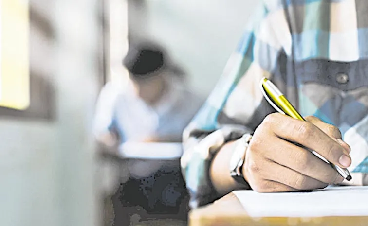 టెన్త్‌ పబ్లిక్‌ పరీక్షల షెడ్యూల్‌లో మార్పు