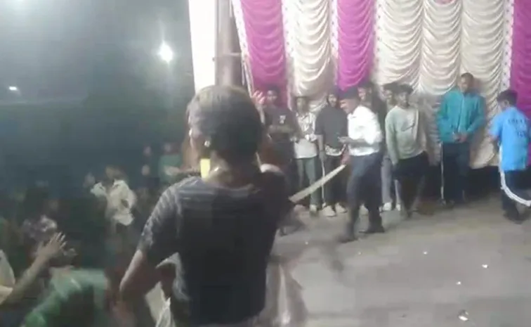 టీడీపీ నేత అరాచకం.. ప్రభుత్వ హాస్టల్‌ పిల్లలతో అశ్లీల నృత్యాలు