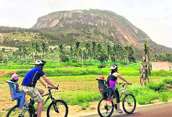ప్రేమికుల రోజున నందిహిల్స్‌ బంద్‌ 