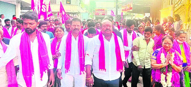 ● ఎమ్మెల్యే గంగుల కమలాకర్‌
