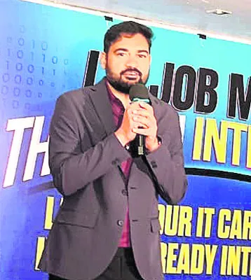 నిరుద్యోగులకు అండగా కోడింగ్‌ ట్యూటర్‌