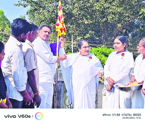 ప్రతిఒక్కరూ సన్మార్గంలో నడవాలి