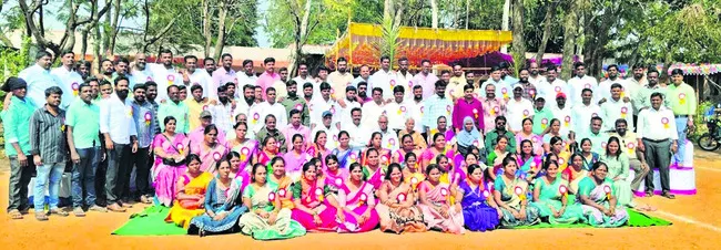 ● అ‘పూర్వ’ సమ్మేళనం 