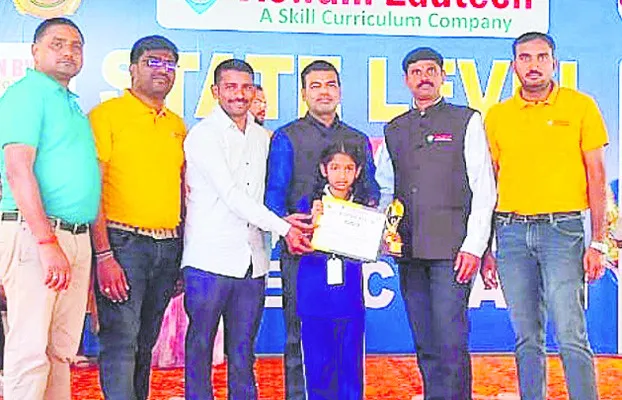 వడ్డెరులందరికీ ఇళ్ల పట్టాలు