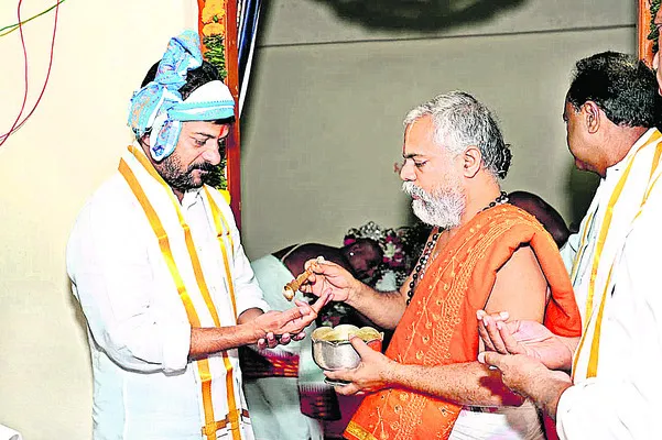 కొడవటంచ ఆలయంలో పూజలు.. 
