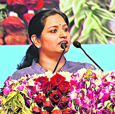  భూపాలపల్లికి రైల్వేలైన్‌కు కృషి