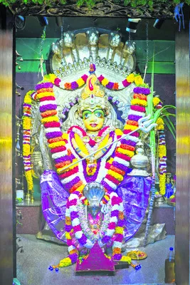 బలుసులమ్మ తల్లికి జాతర కళ 