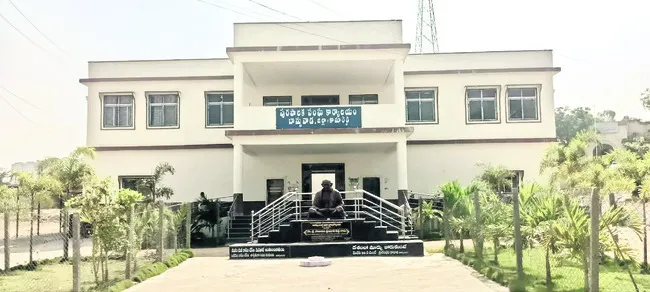 ఆదాయ వనరులపై పట్టింపేది..? 