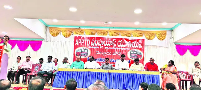 ఆర్టీసీ ప్రైవేటీకరణ దిశగా  ప్రభుత్వ అడుగులు
