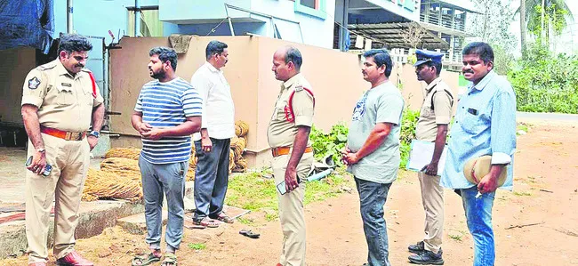 దాడి.. ఆపై దోపిడీ 
