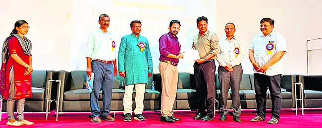 అత్యుత్తమ పత్రాల్లో మనకూ స్థానం