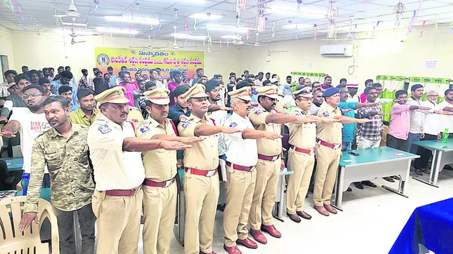 డిఫెన్సివ్‌ డ్రైవింగ్‌తో ప్రమాదాలకు అడ్డుకట్ట