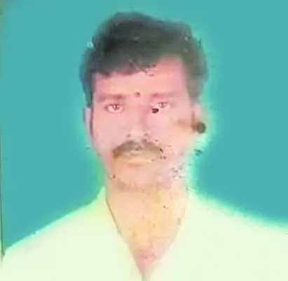 బైక్‌ను ఢీకొట్టిన గుర్తు తెలియని వాహనం 