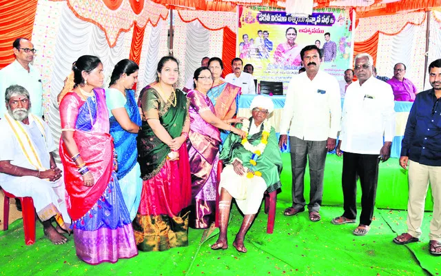 కళ్యాణదుర్గంలో  అరుదైన ఘటన 